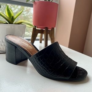 Black Leather Crocodile Mules 🖤